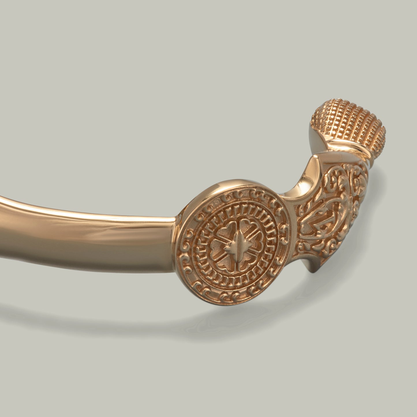 18Ct Gold Top Lever Engraved Bangle