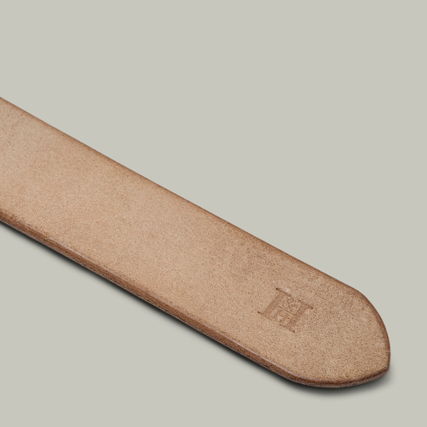 Oak Bark 1.5" Unlined Leather Belt [HAVANA]
