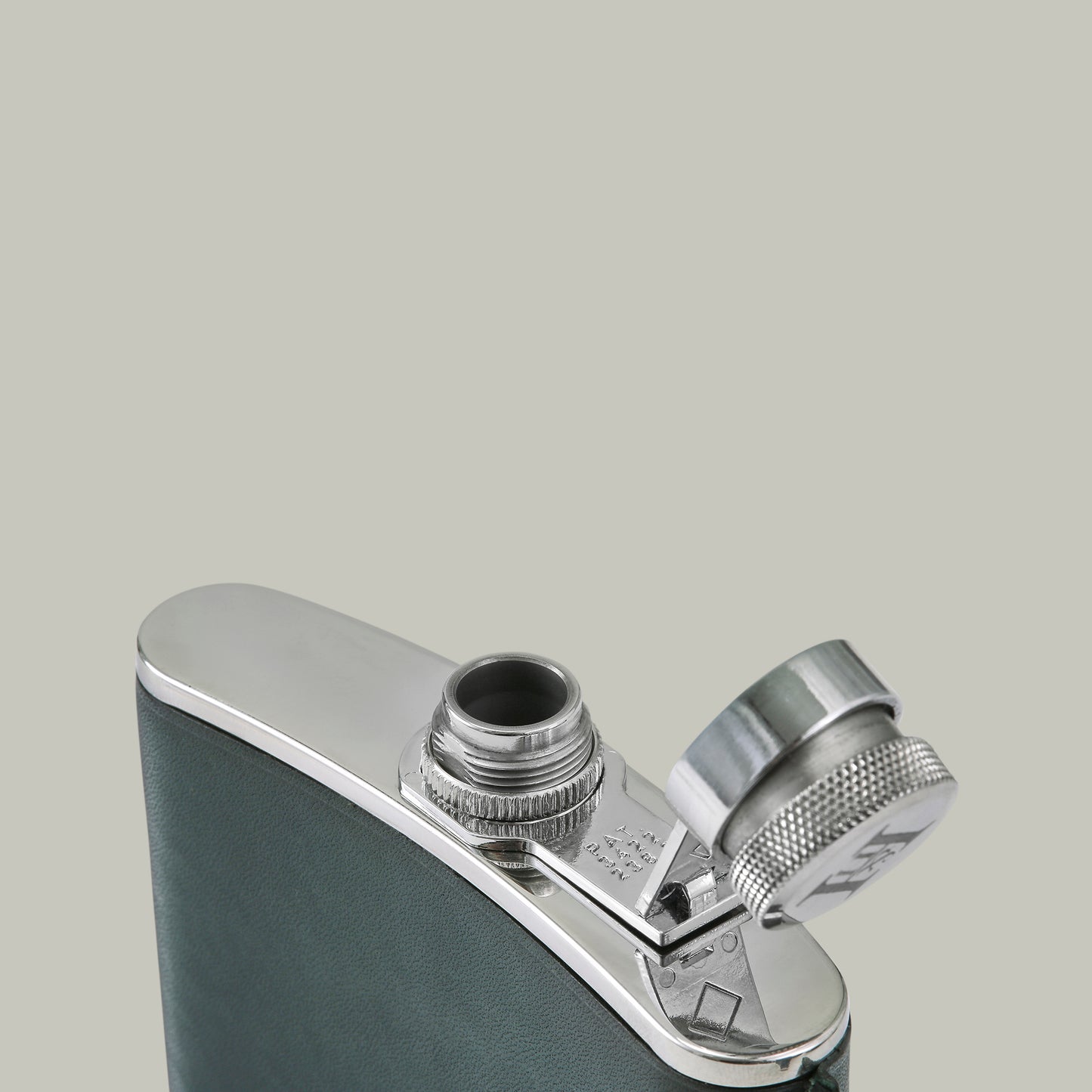 Leather covered 4Oz Steel Hip Flask [H&H Green]