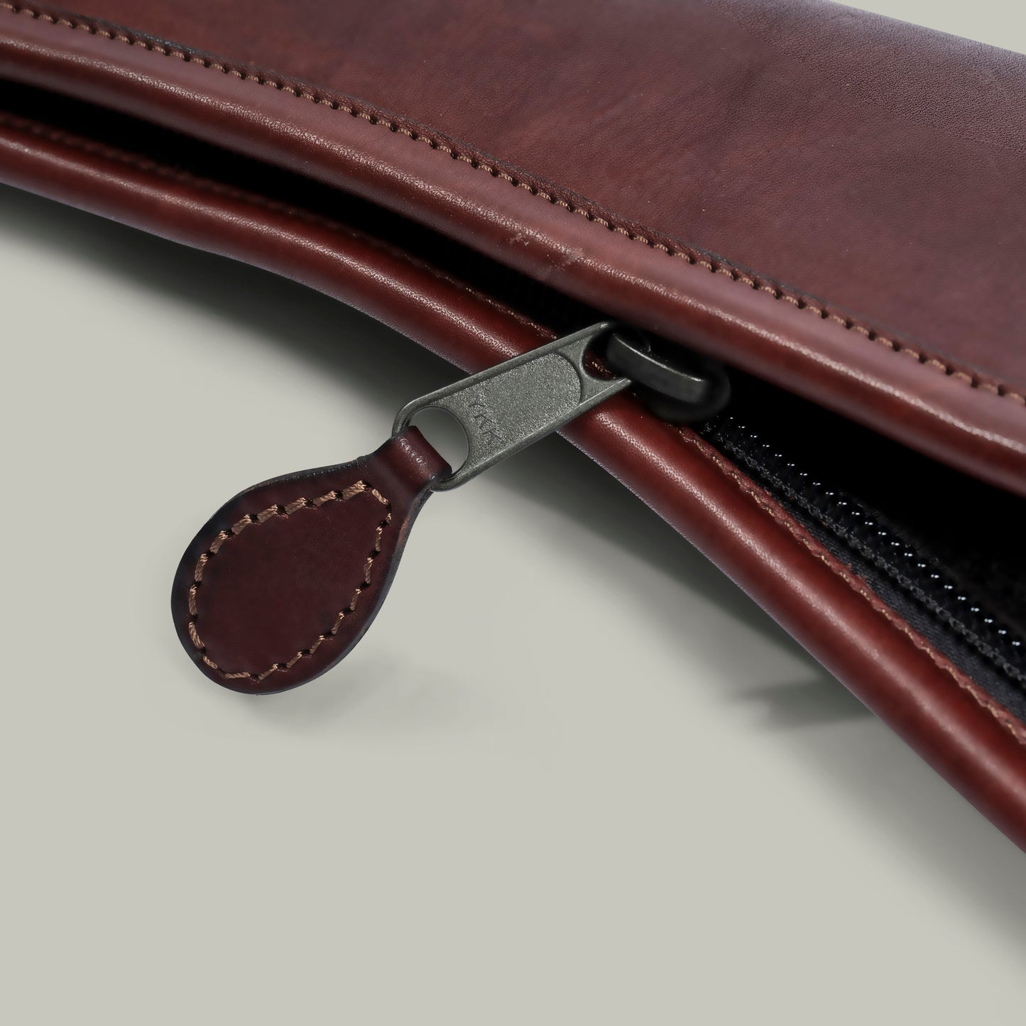 Bridle Leather Gun Slip [HAVANA]