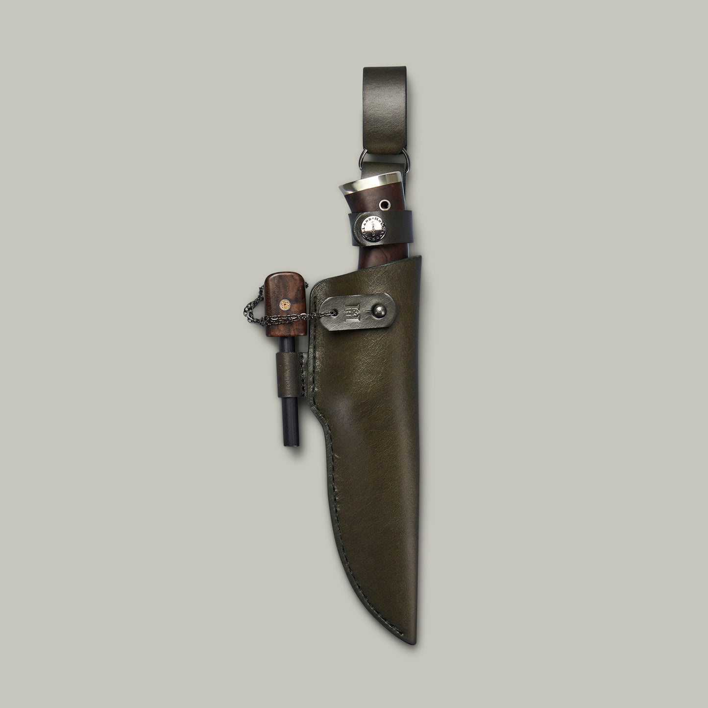 Ltd edition medium hunter with walnut scales