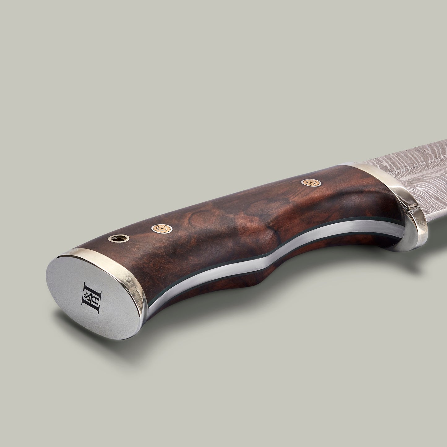 Ltd edition medium hunter with walnut scales