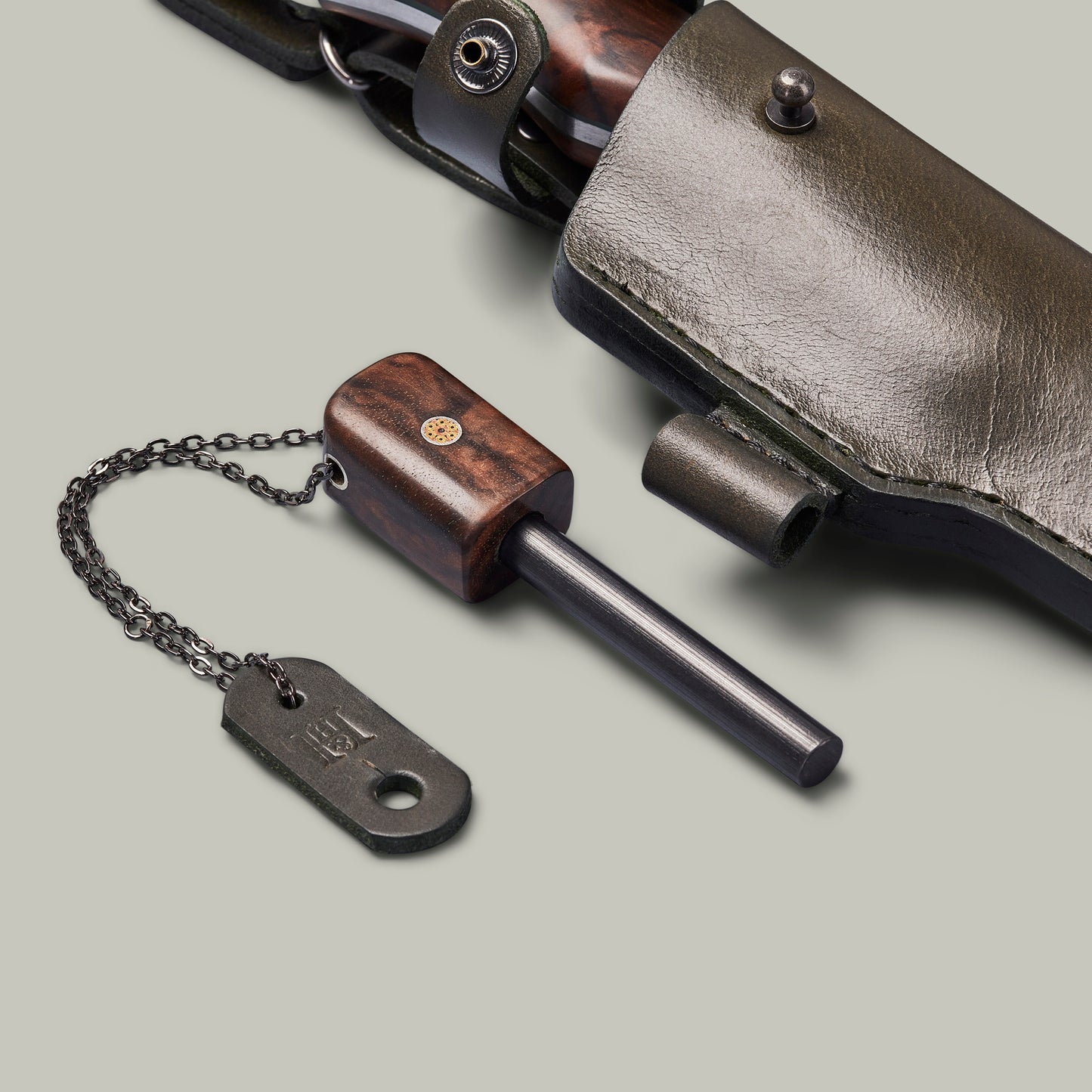 Ltd edition medium hunter with walnut scales