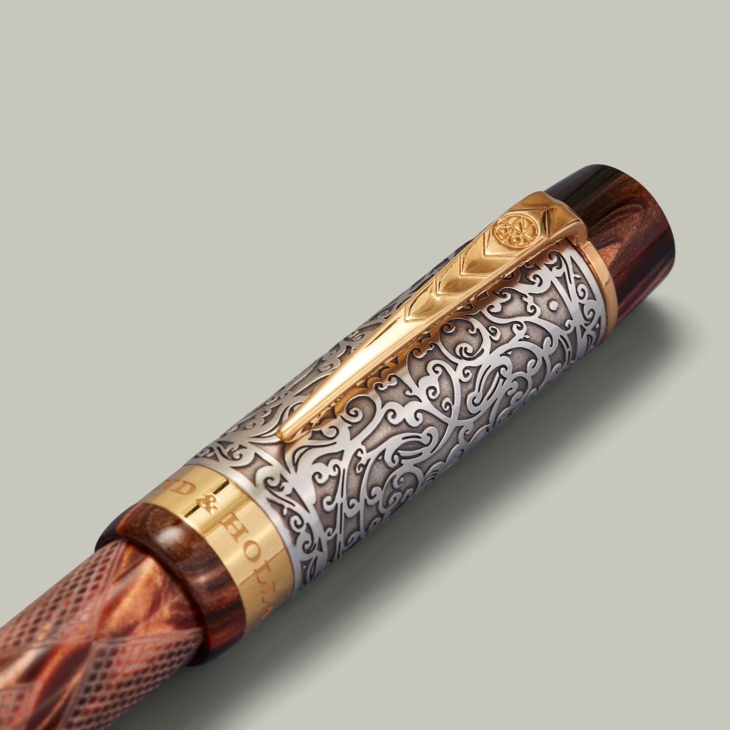 Royal Scroll Fountain Pen Checkered Barrel Ltd Edition
