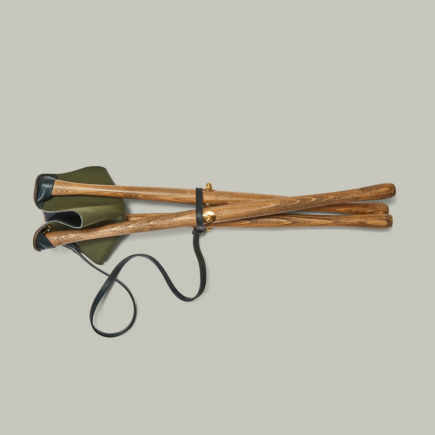 Oak & Leather Tripod Seat With Dog Lead