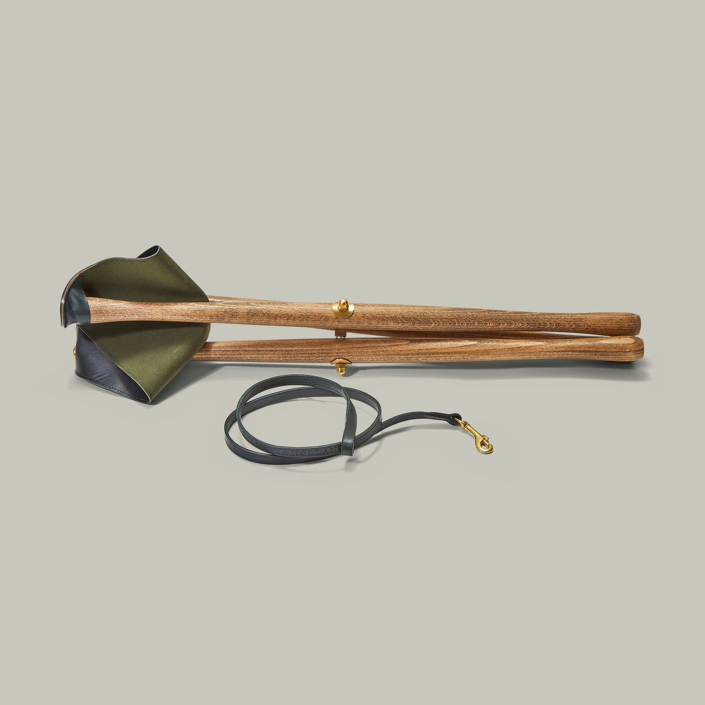 Oak & Leather Tripod Seat With Dog Lead