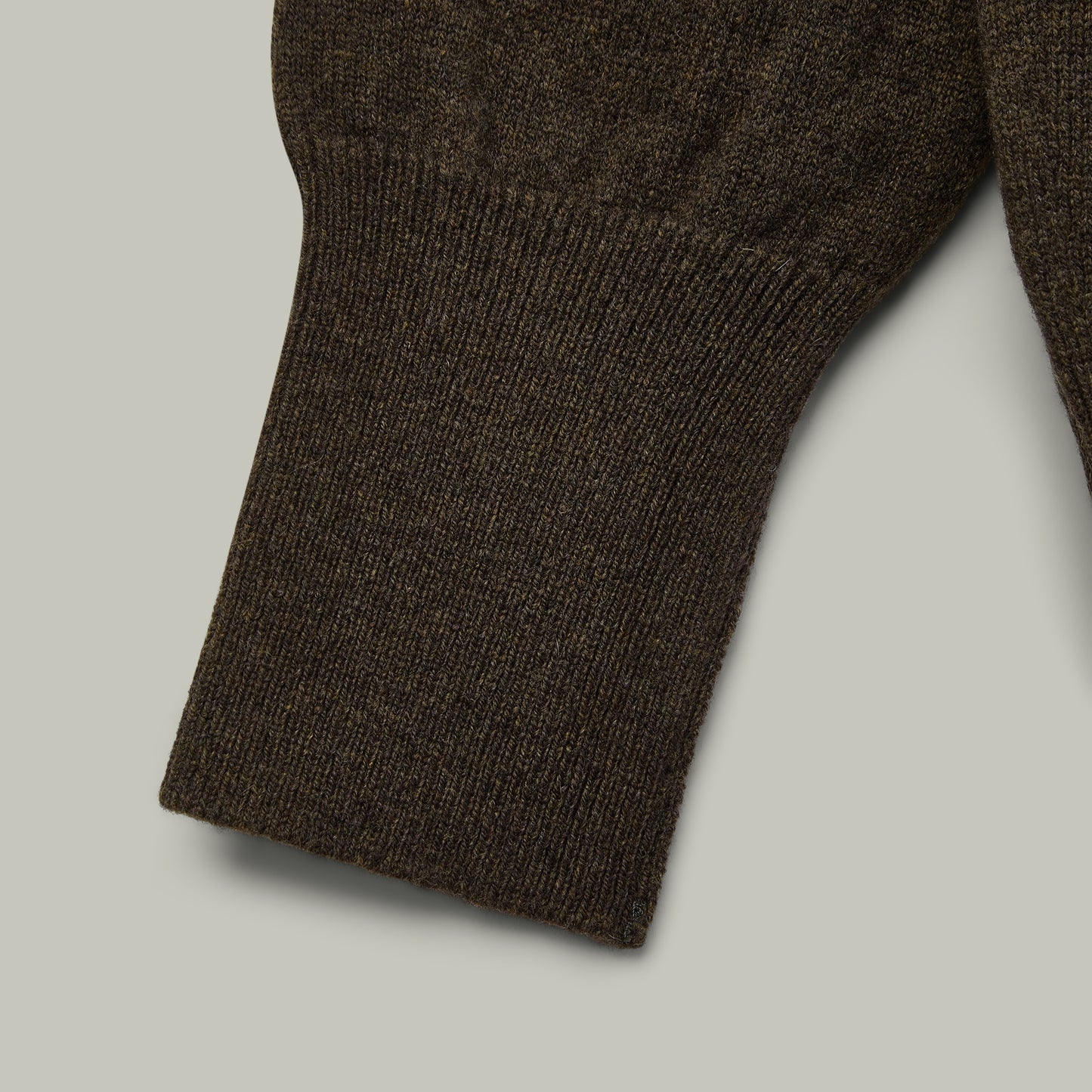 Northwood Wool V-Neck Sweater [CORN]