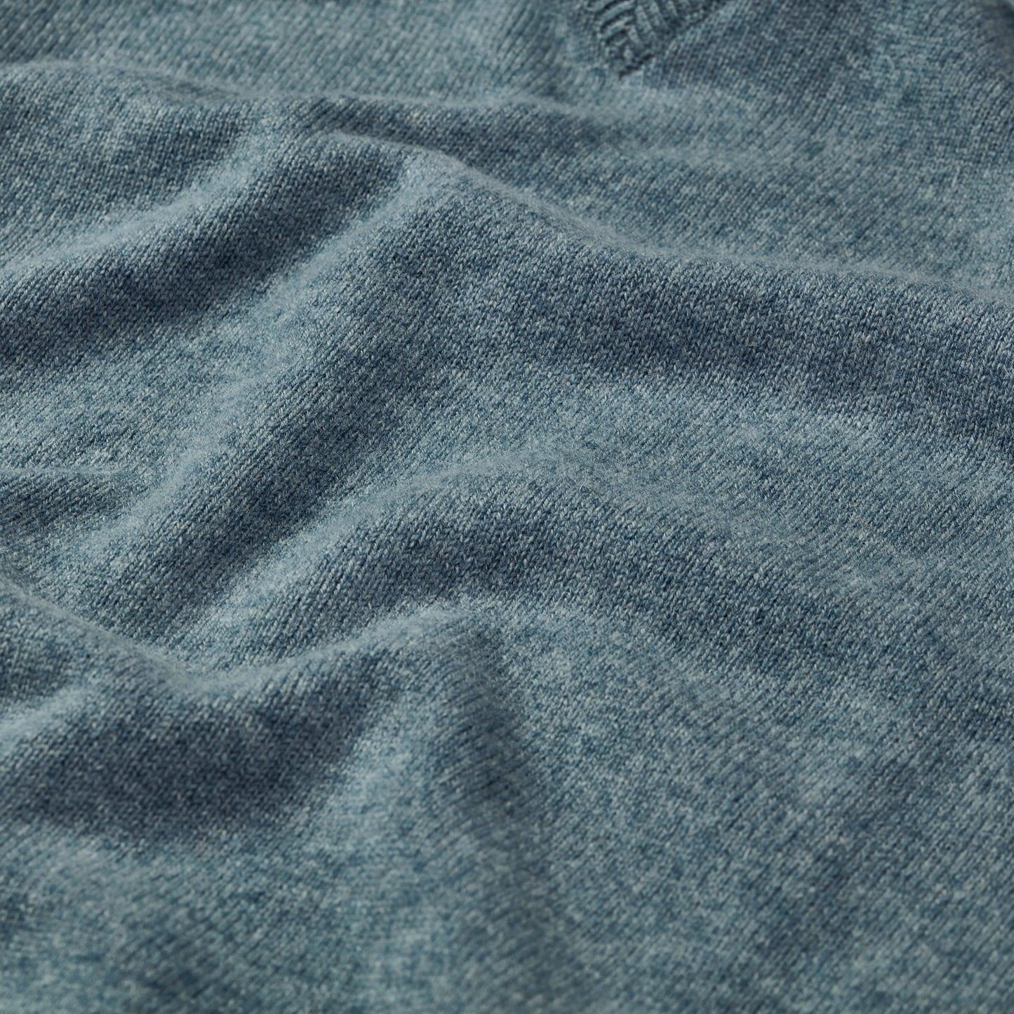Harrow Cashmere V-Neck Sweater [BLUE LOVAT]