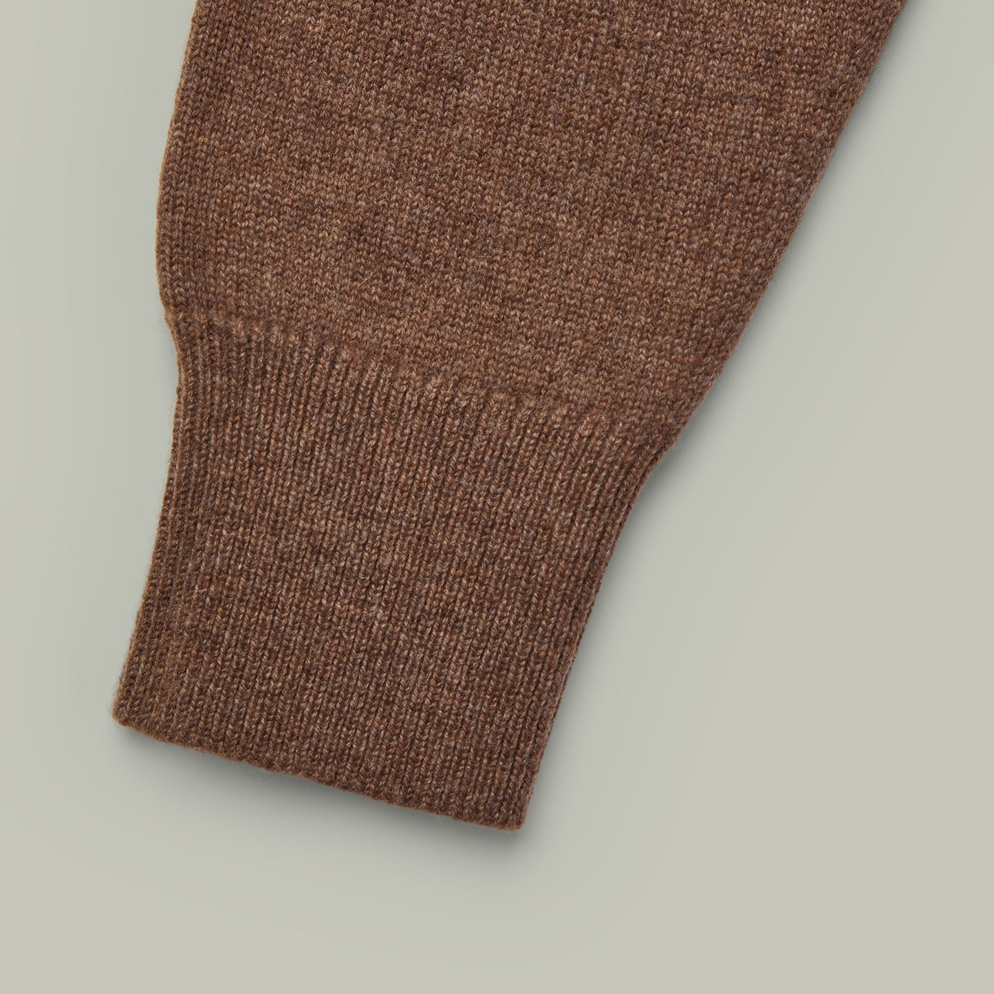Harrow Cashmere V-Neck Sweater [MOCHA]