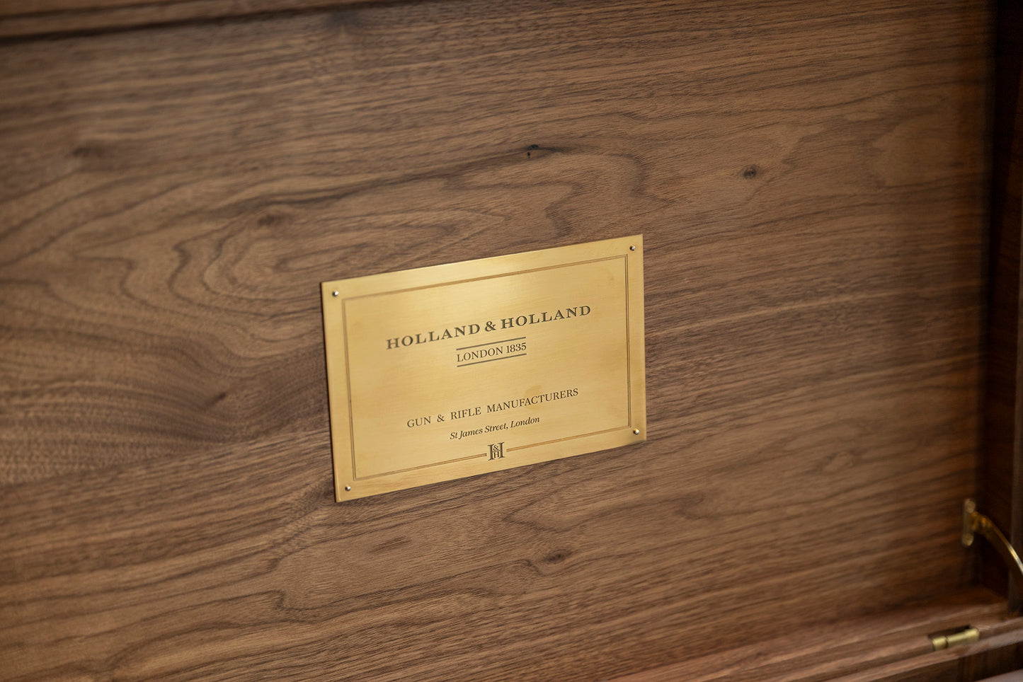 Royal Walnut Field Bar
